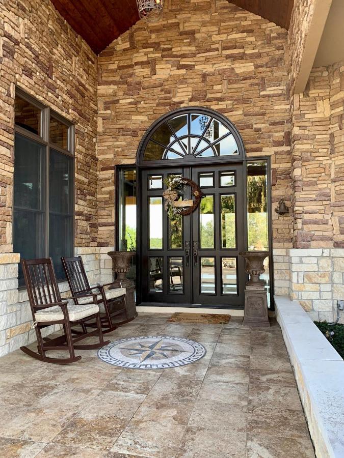 Scenic Hill Country Retreat - Rhino Ranch Villa New Braunfels Bagian luar foto