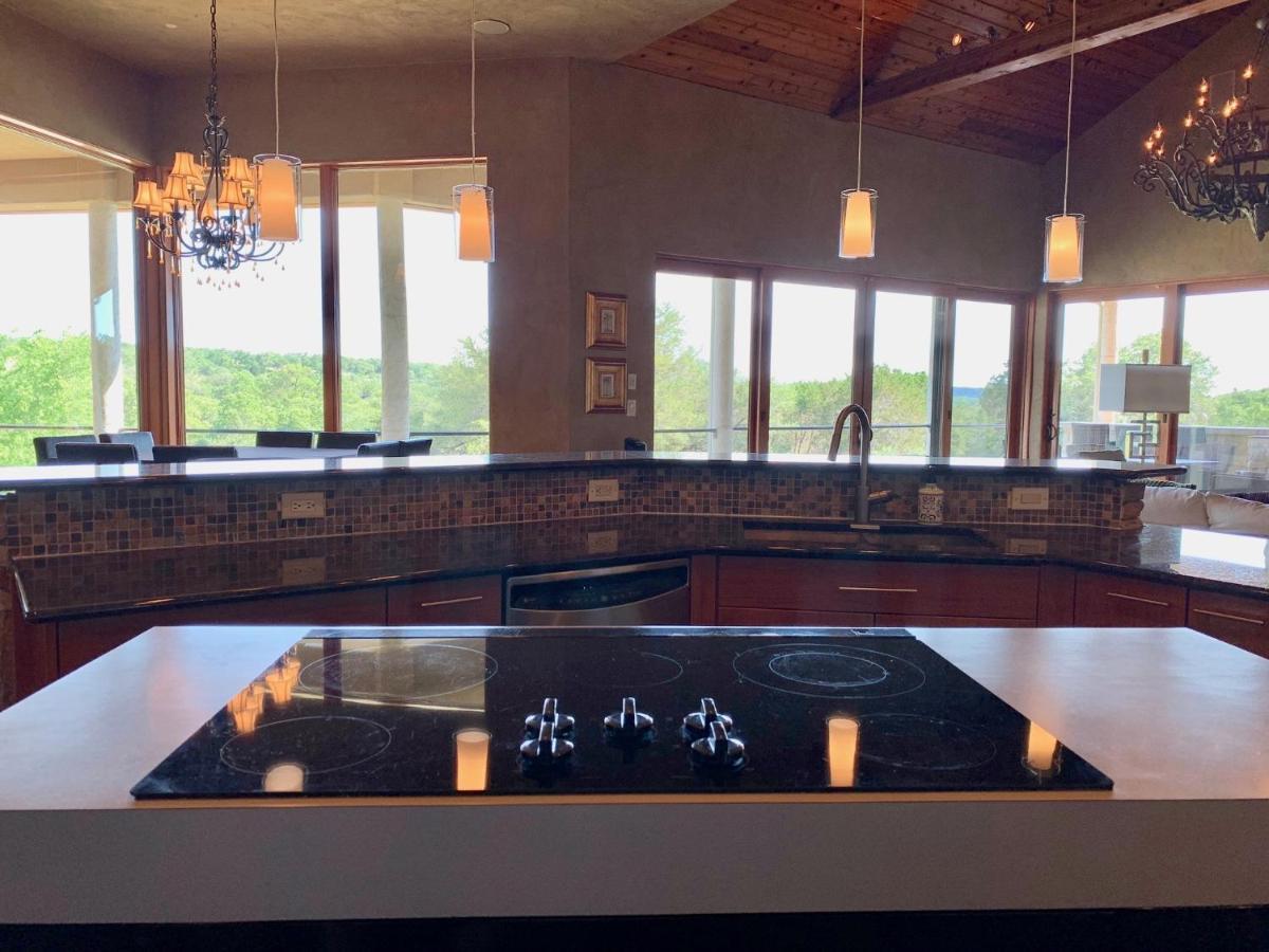 Scenic Hill Country Retreat - Rhino Ranch Villa New Braunfels Bagian luar foto