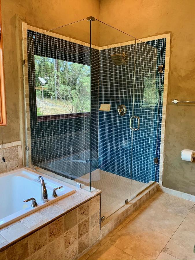 Scenic Hill Country Retreat - Rhino Ranch Villa New Braunfels Bagian luar foto