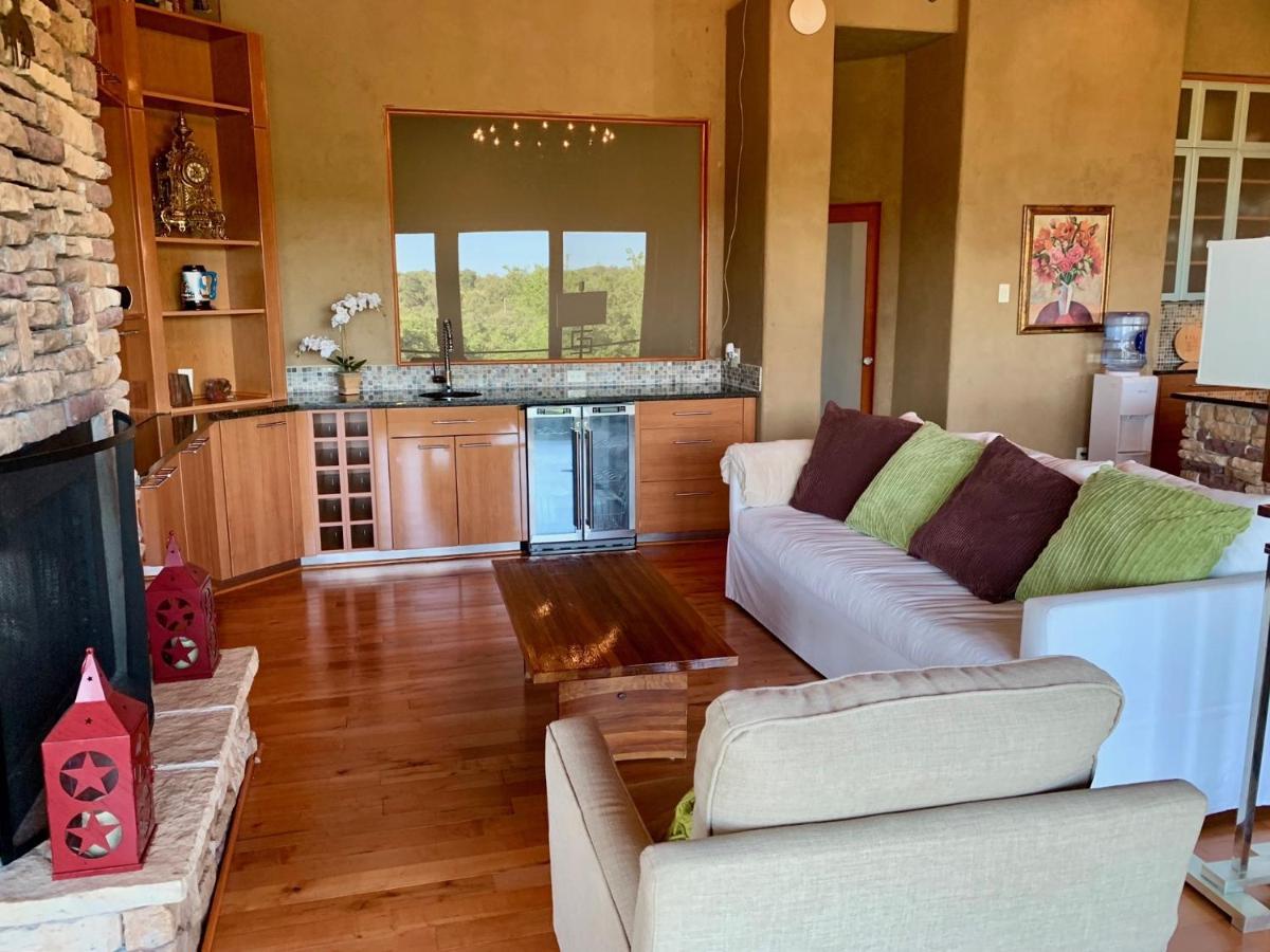 Scenic Hill Country Retreat - Rhino Ranch Villa New Braunfels Bagian luar foto