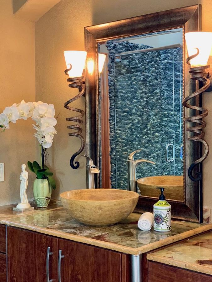 Scenic Hill Country Retreat - Rhino Ranch Villa New Braunfels Bagian luar foto