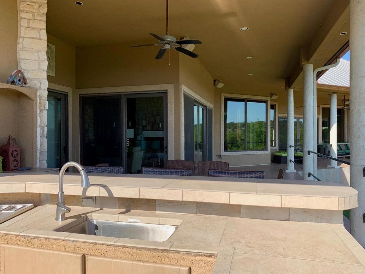 Scenic Hill Country Retreat - Rhino Ranch Villa New Braunfels Bagian luar foto
