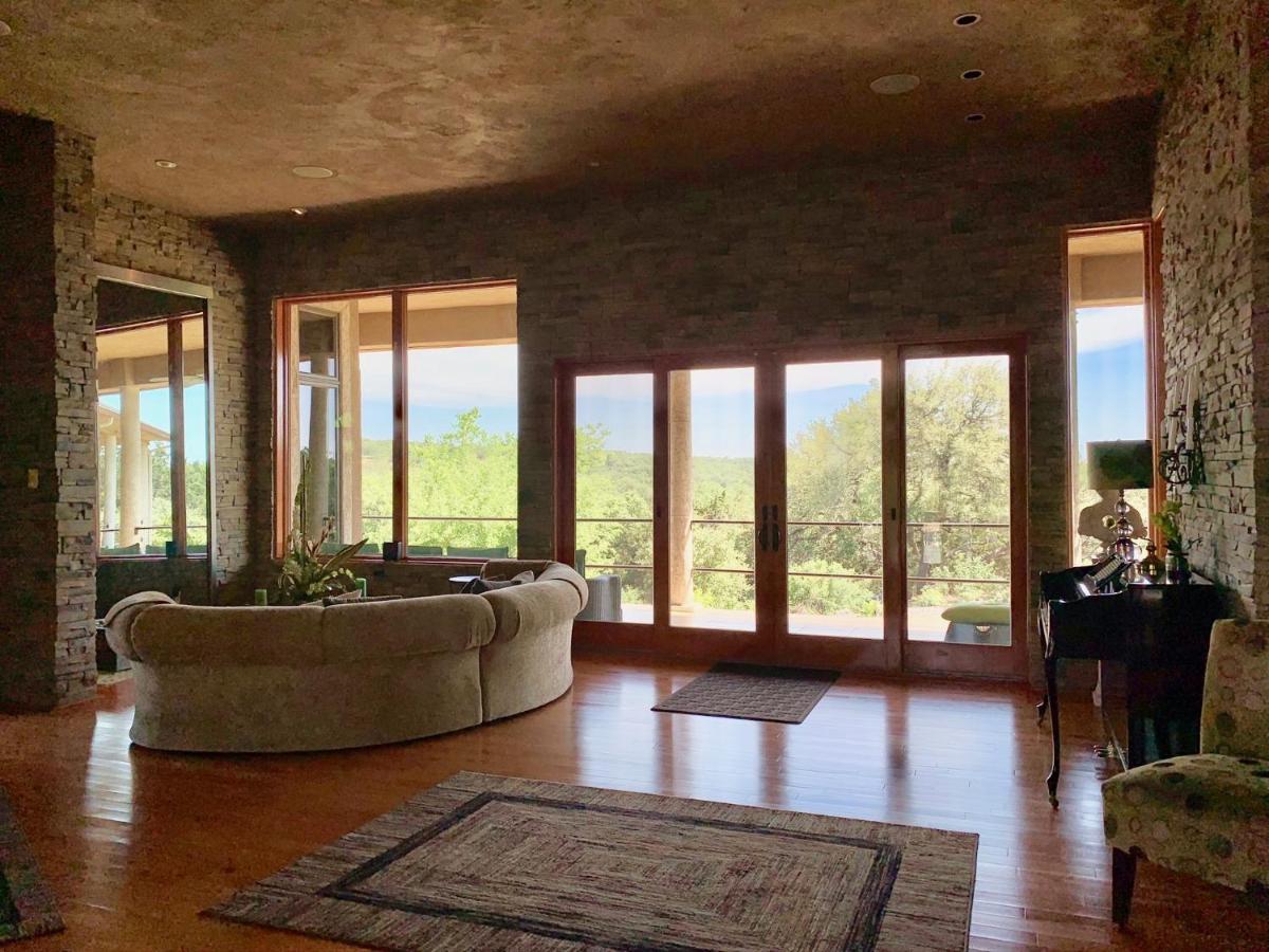 Scenic Hill Country Retreat - Rhino Ranch Villa New Braunfels Bagian luar foto
