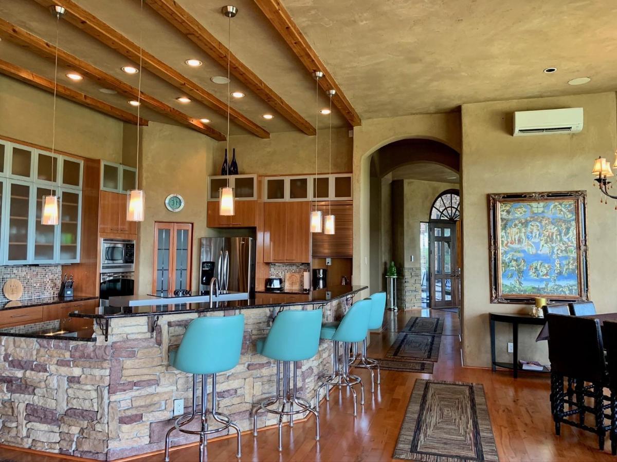 Scenic Hill Country Retreat - Rhino Ranch Villa New Braunfels Bagian luar foto
