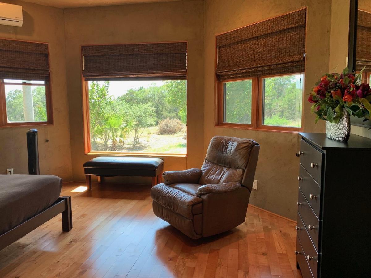 Scenic Hill Country Retreat - Rhino Ranch Villa New Braunfels Bagian luar foto